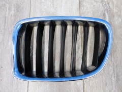 Решетка радиатора левая BMW X1 E84 2009-2015